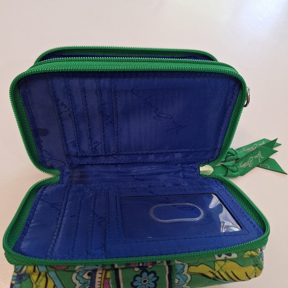 Vera Bradley wallet/crossbody plus Free Vera Bradley ID & coin purse - Picture 5 of 16